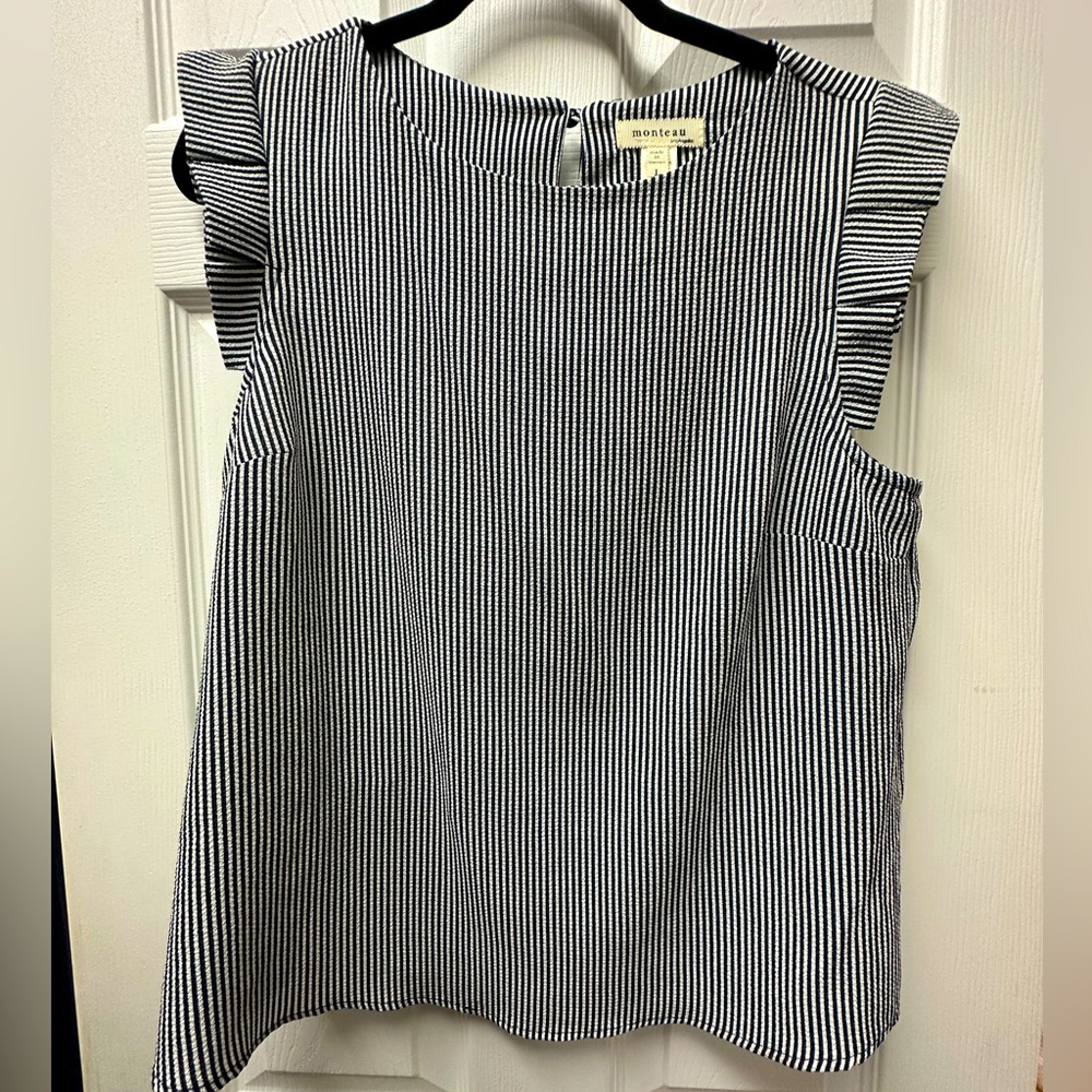 Large striped top navy/black and white